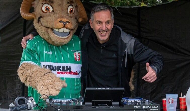 DJ Timo samen met Sjakie Schaap